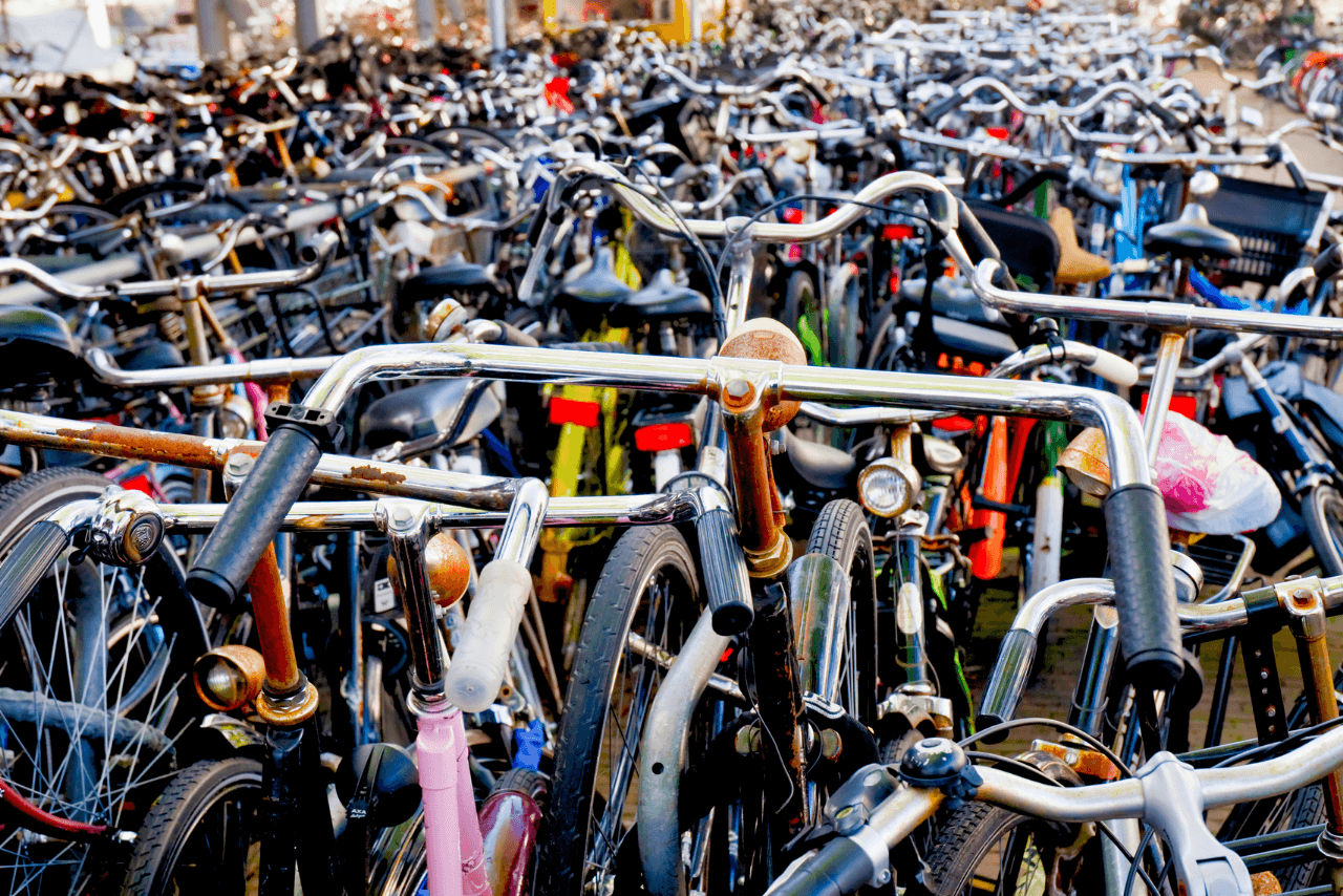 La falta de aparcamientos seguros para bicicletas​ · parking de bicis seguro